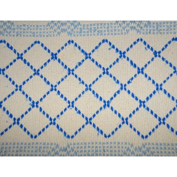 Vintage White & Blue Woven 45" X 32" Lap Throw Blanket Fringe Trim - Picture 3 of 5